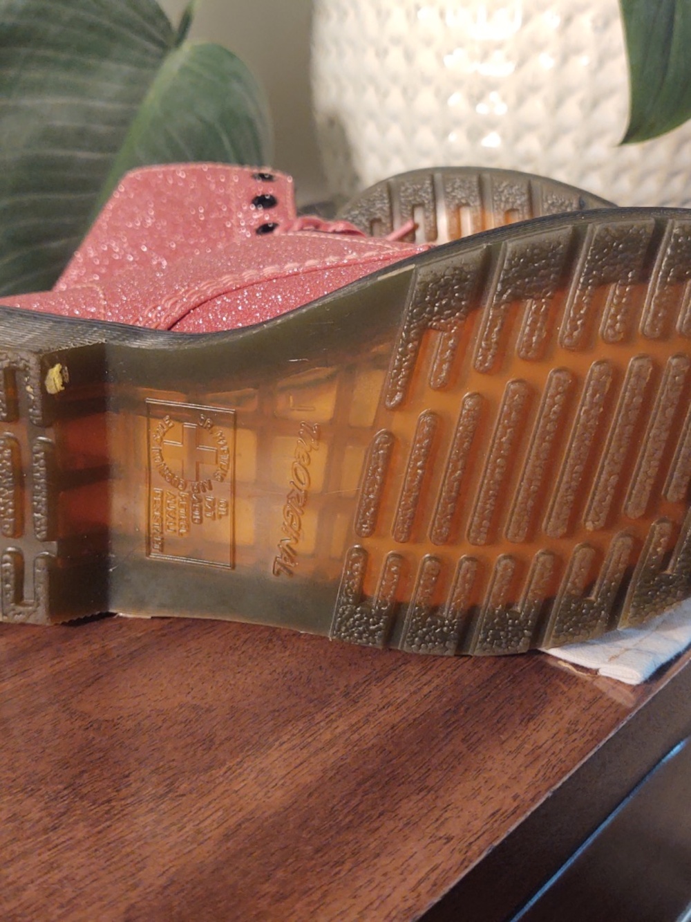 EUC Dr. Martens 1460 Pascal Glitter Pink US 6 AirWair cushioned sole - Picture 6 of 9